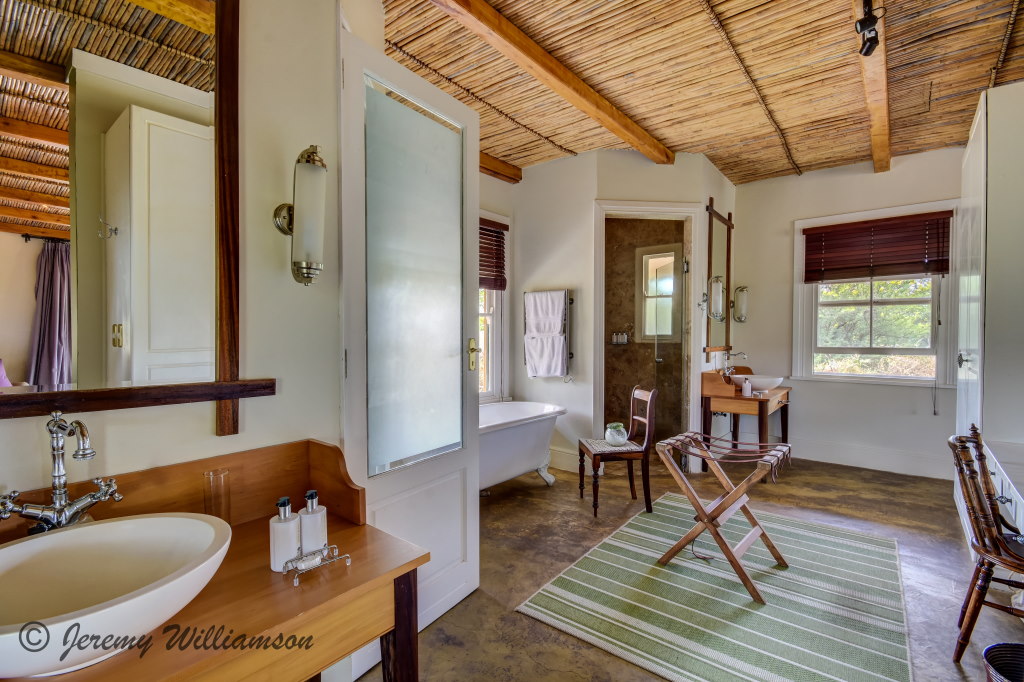 Karoo Lodge - Samara Private Game Reserve
